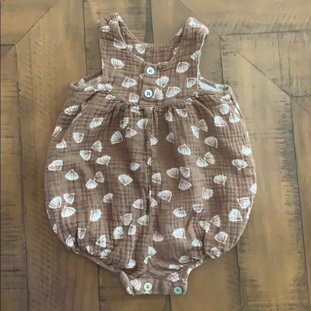 Rylee and Cru Seashell Bubble